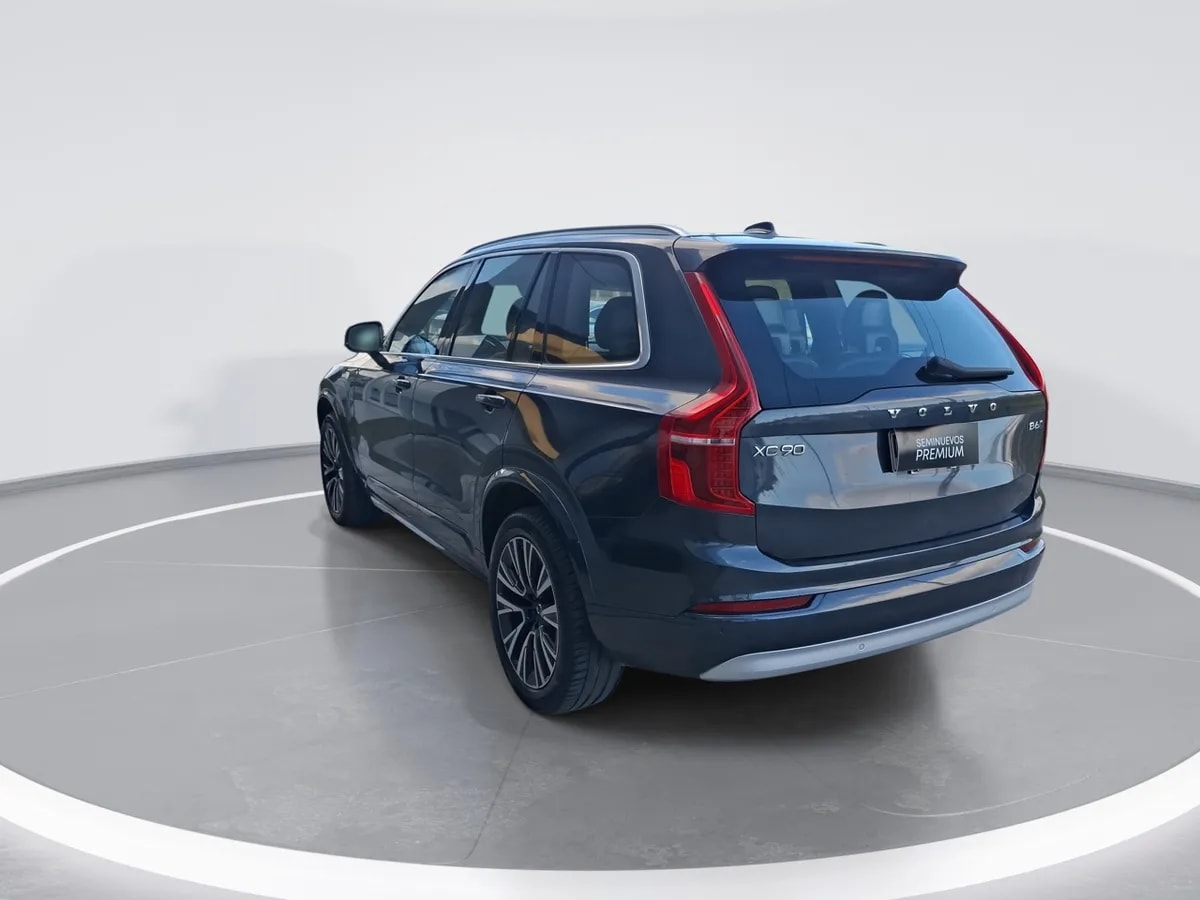 Volvo Xc90 2.0 B6 Momentum 4x4 At 5p año 2022