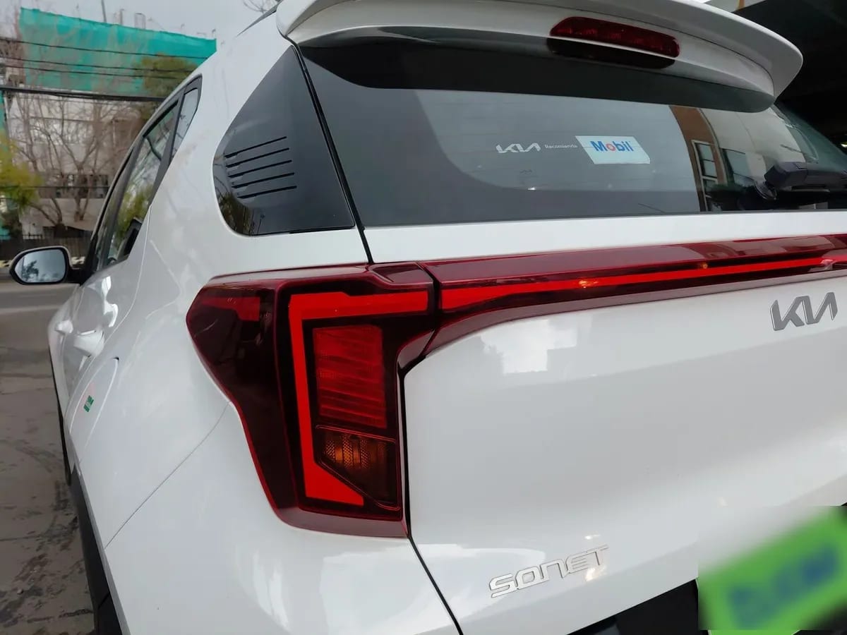 Kia Sonet 1.5 Ex 4x2 Ivt Ri At 5p año 2025