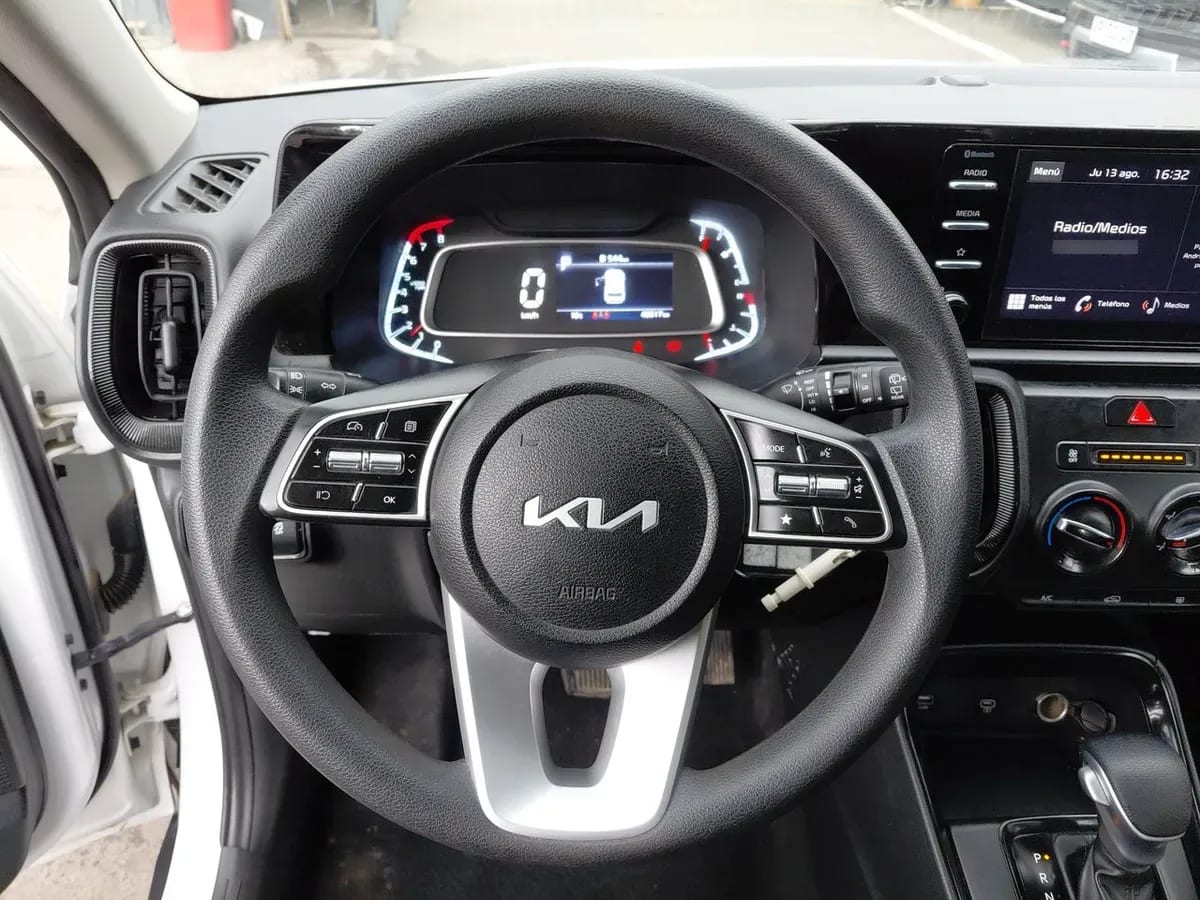 Kia Sonet 1.5 Ex 4x2 Ivt Ri At 5p año 2025