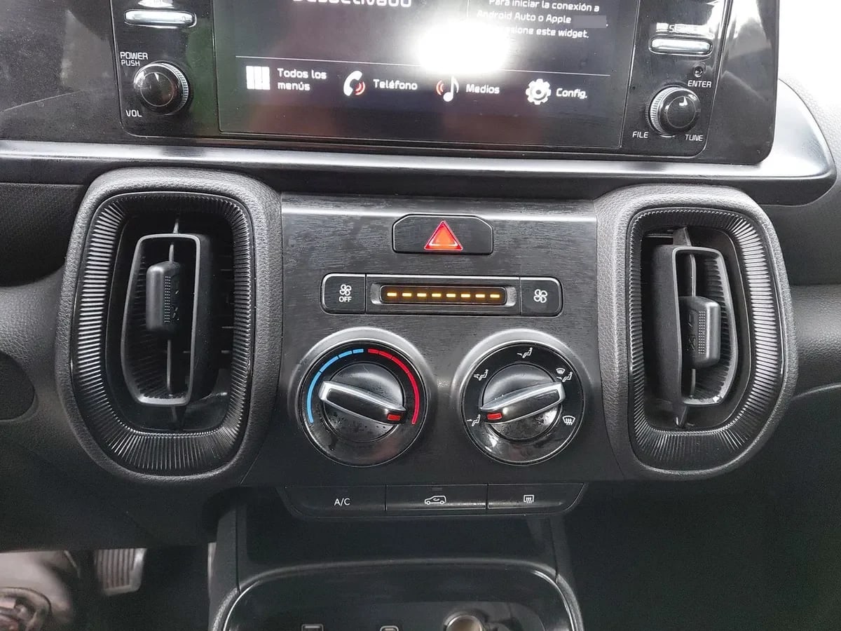 Kia Sonet 1.5 Ex 4x2 Ivt Ri At 5p año 2025