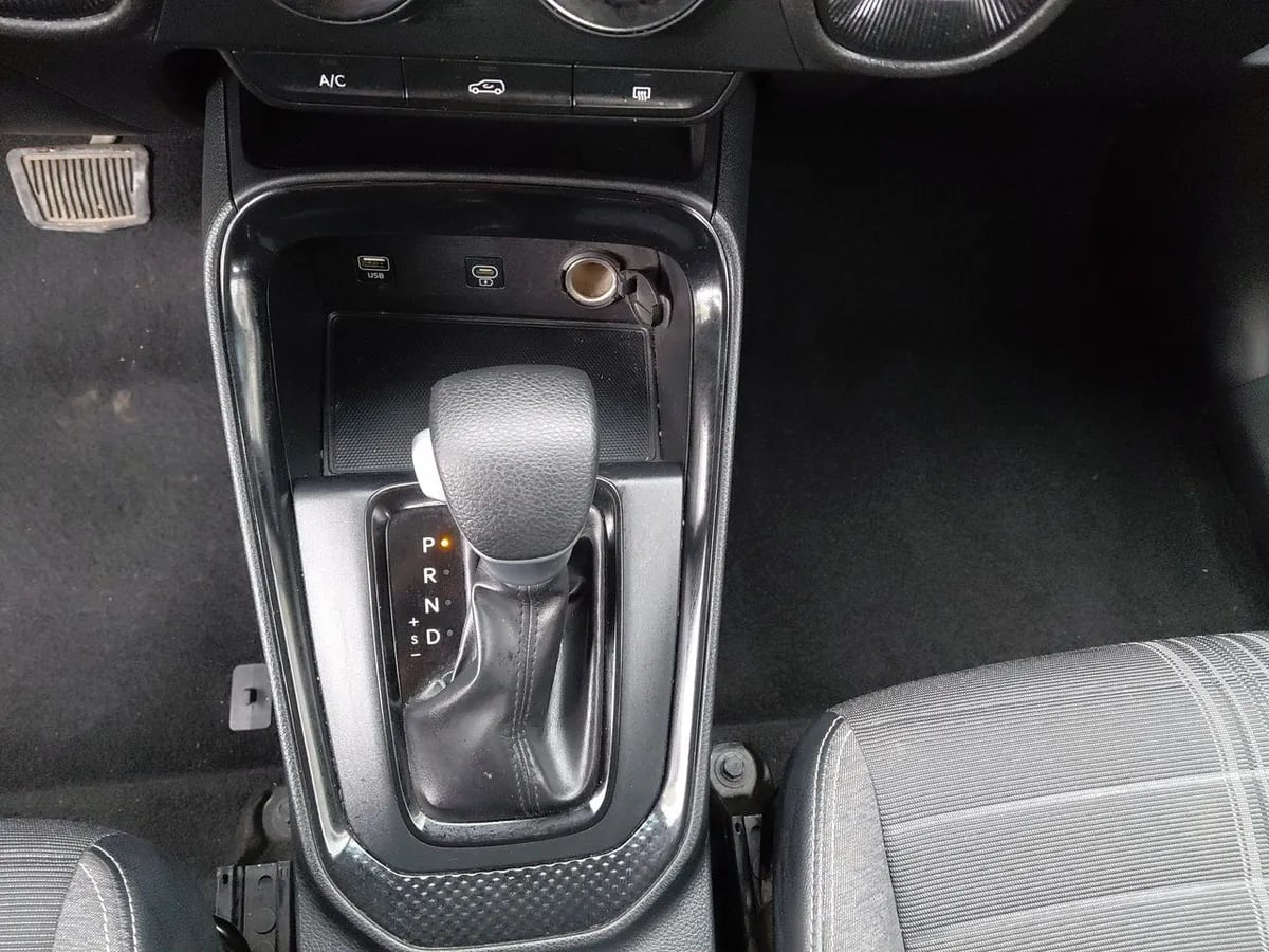 Kia Sonet 1.5 Ex 4x2 Ivt Ri At 5p año 2025