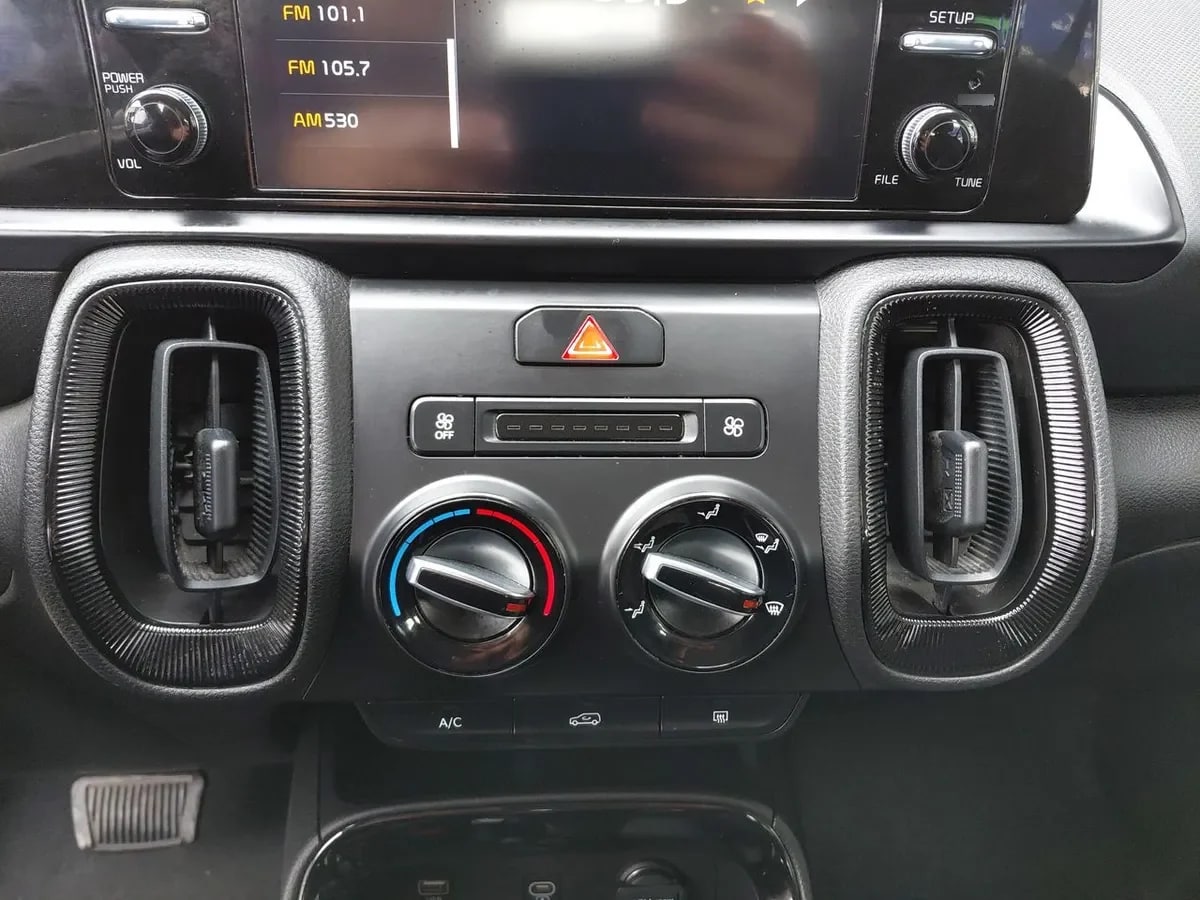 Kia Sonet 1.5 Ex 4x2 Ivt Ri At 5p año 2025