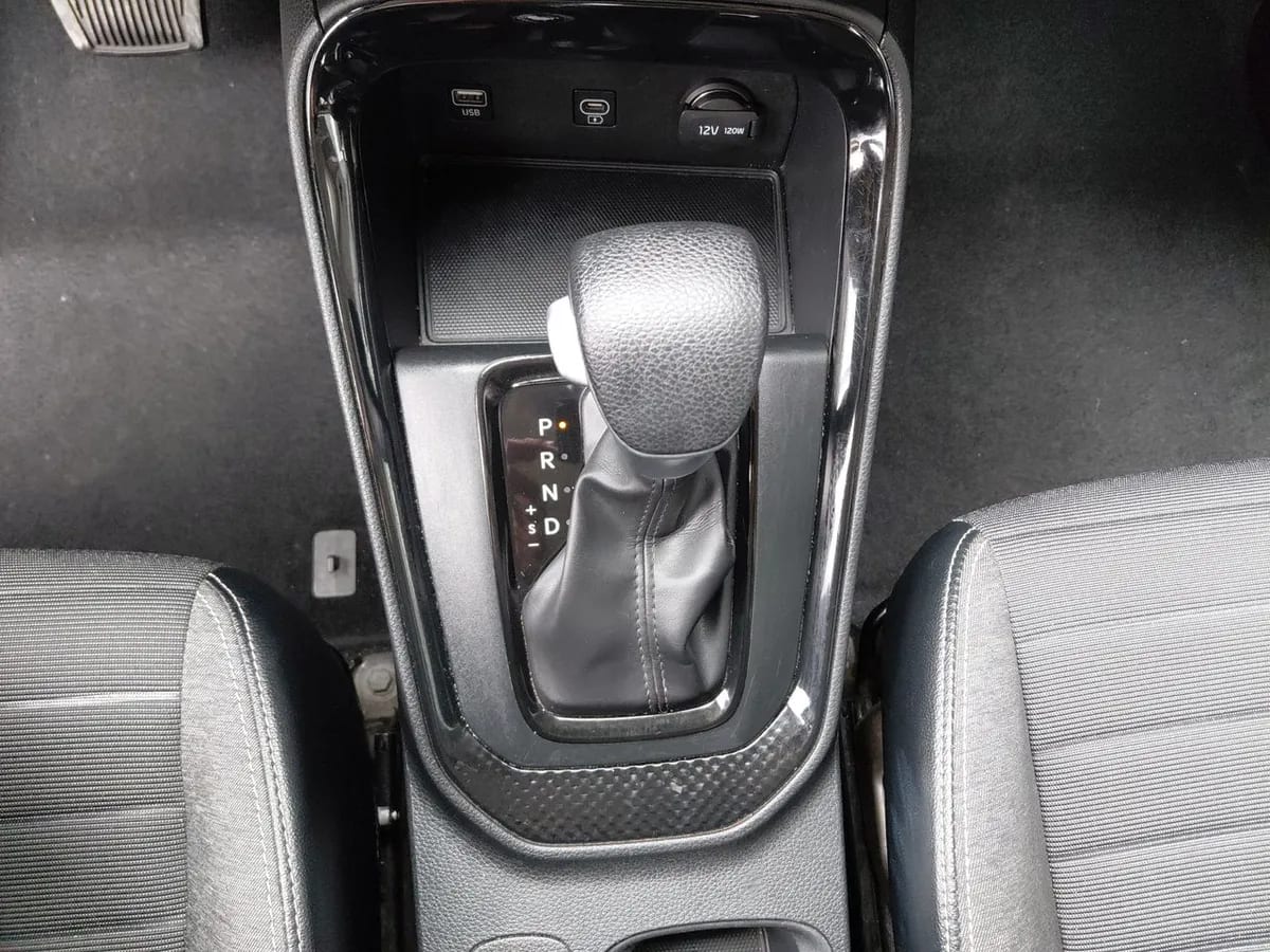 Kia Sonet 1.5 Ex 4x2 Ivt Ri At 5p año 2025