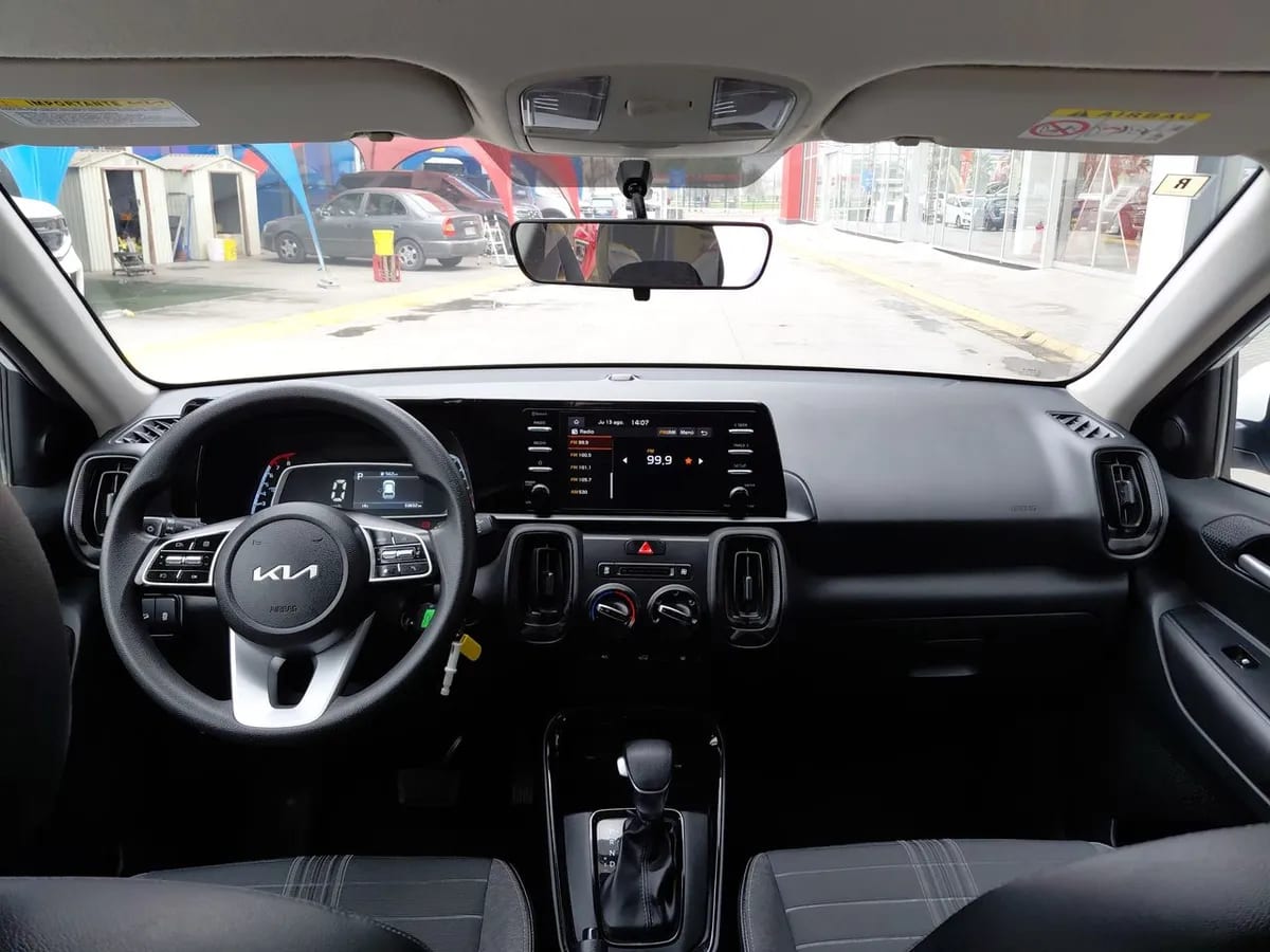 Kia Sonet 1.5 Ex 4x2 Ivt Ri At 5p año 2025