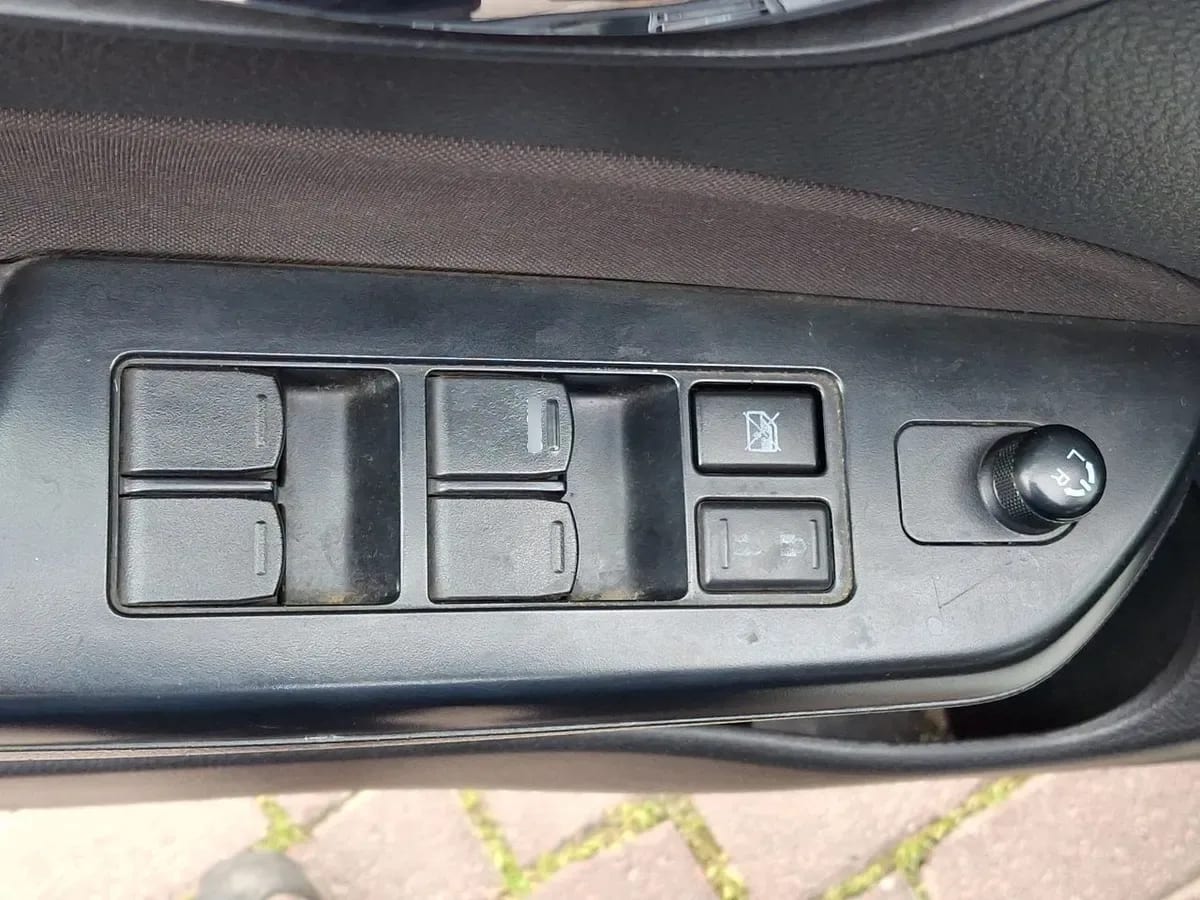 Suzuki Swift 1.2 Gl 4x2 Hb Ac Mt 5p año 2017
