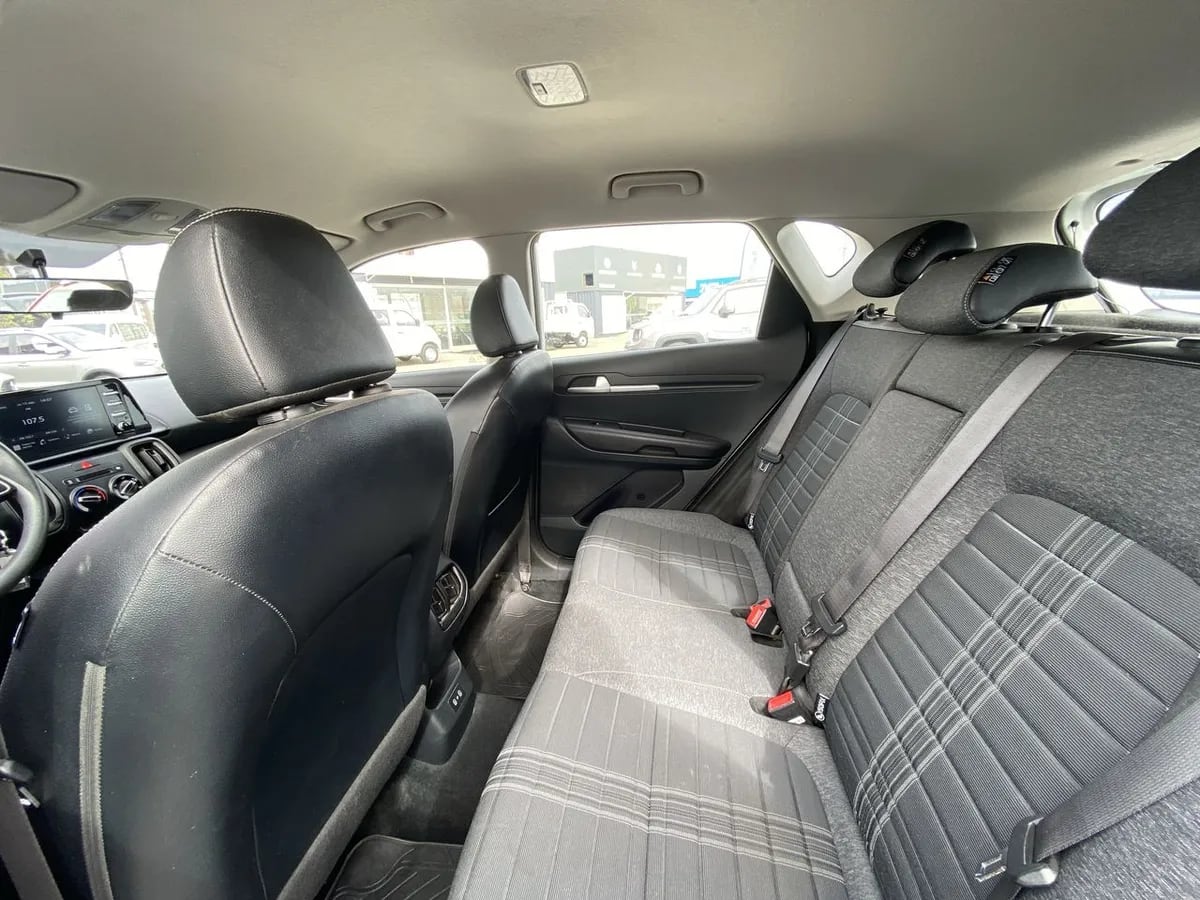 Kia Sonet 1.5 Ex 4x2 Ivt Ri At 5p año 2025