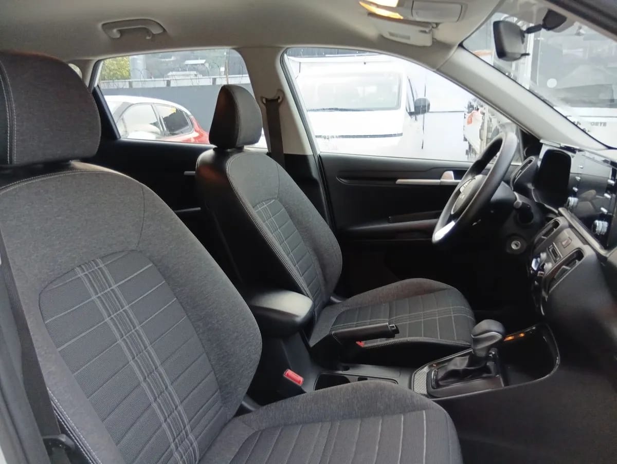 Kia Sonet 1.5 Ex 4x2 Ivt Ri At 5p año 2025