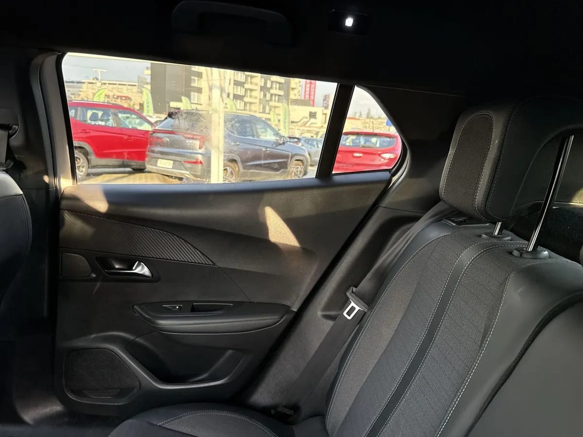 Peugeot 2008 1.2 Allure Puretech 130 4x2 Mt 5p año 2023