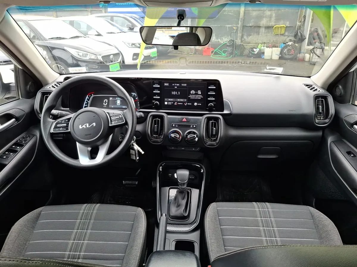 Kia Sonet 1.5 Ex 4x2 Ivt At 5p año 2025
