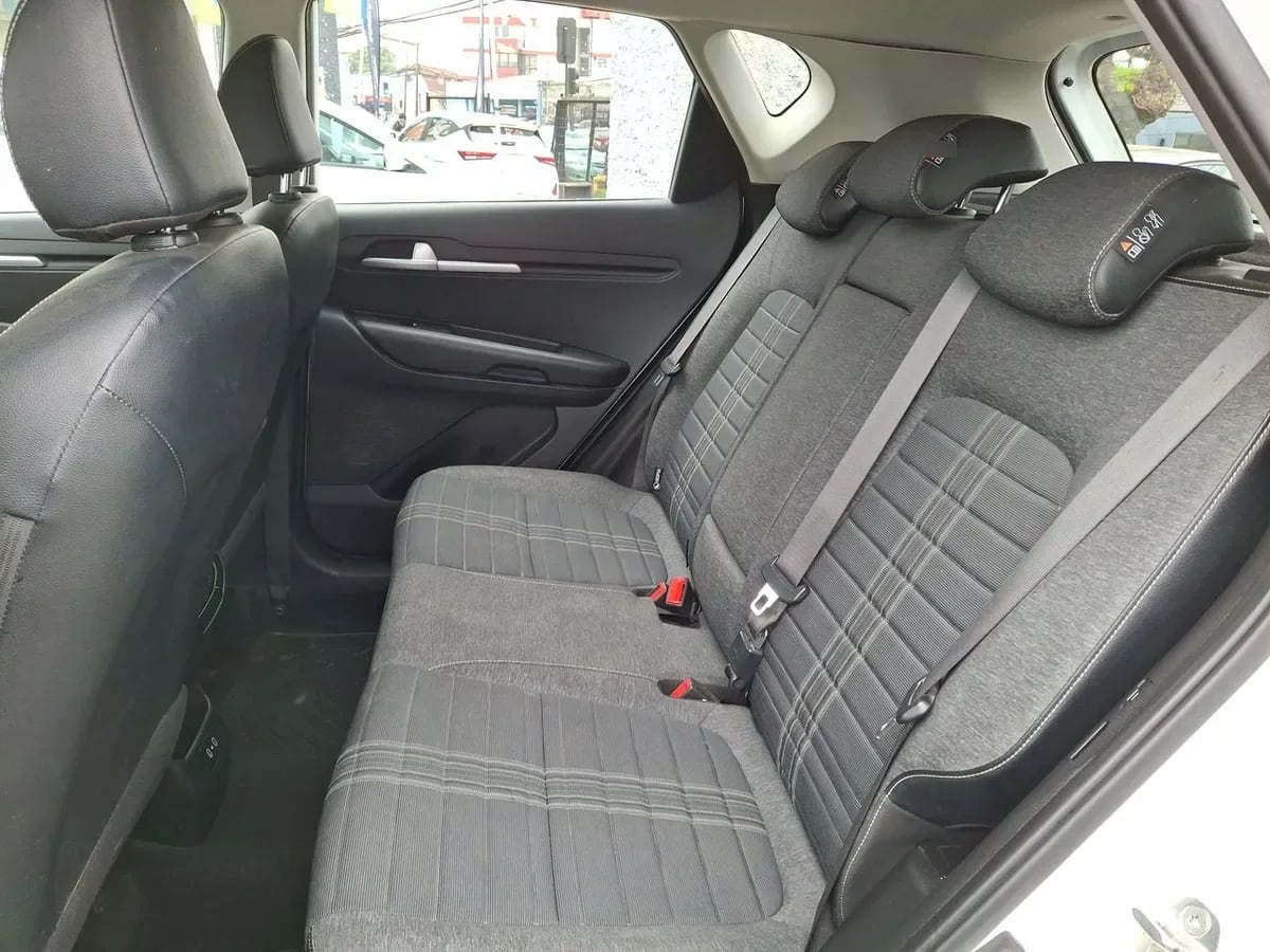 Kia Sonet 1.5 Ex 4x2 Ivt At 5p año 2025