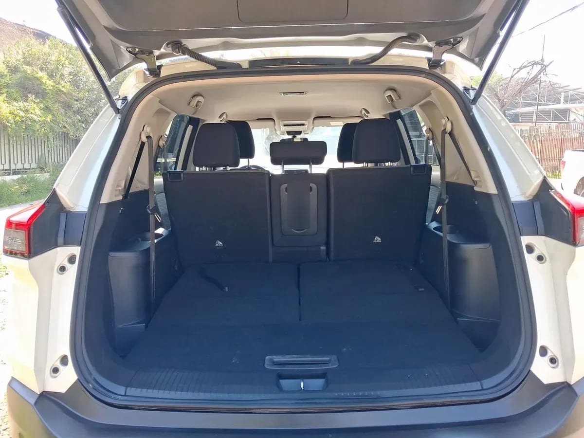 Nissan X-Trail 2.5 Sense 4x2 2row Cvt At 5p año 2023