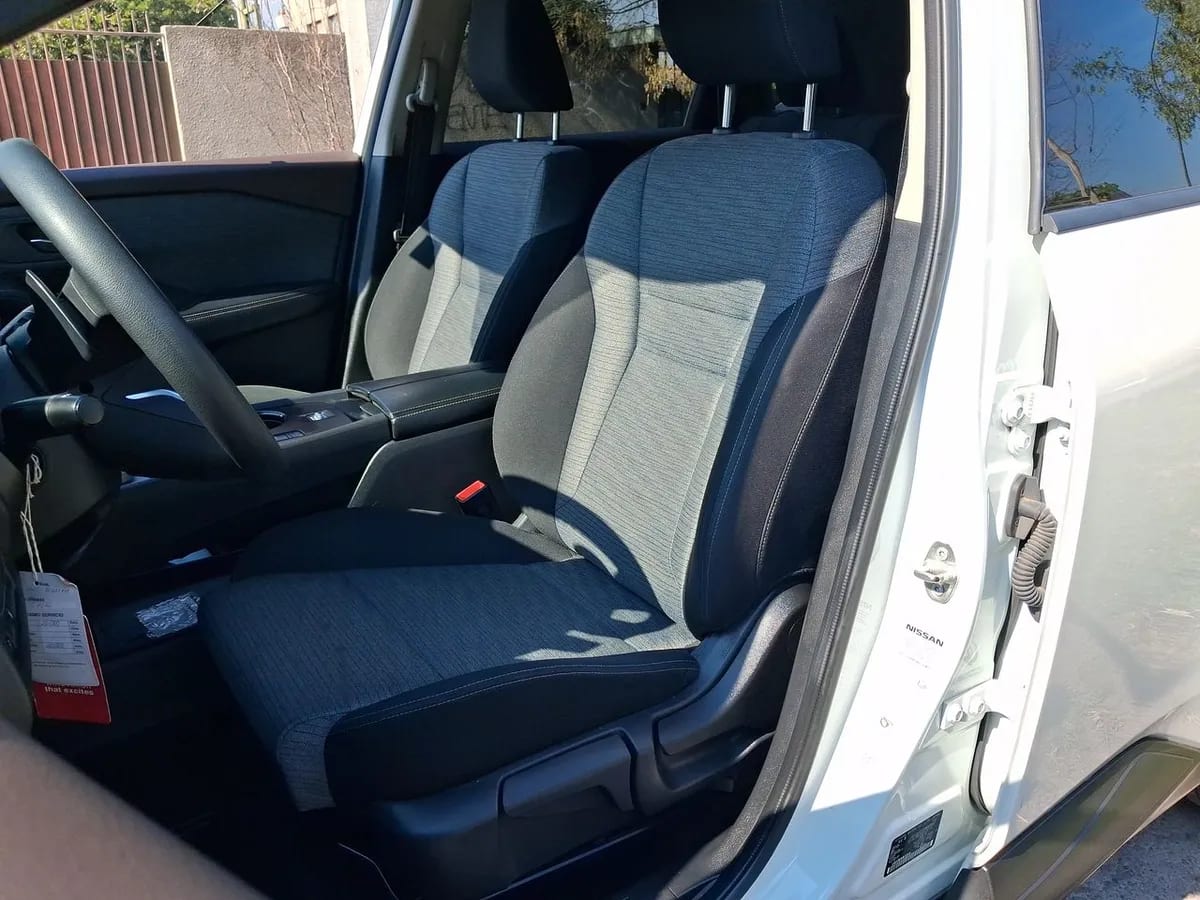Nissan X-Trail 2.5 Sense 4x2 2row Cvt At 5p año 2023