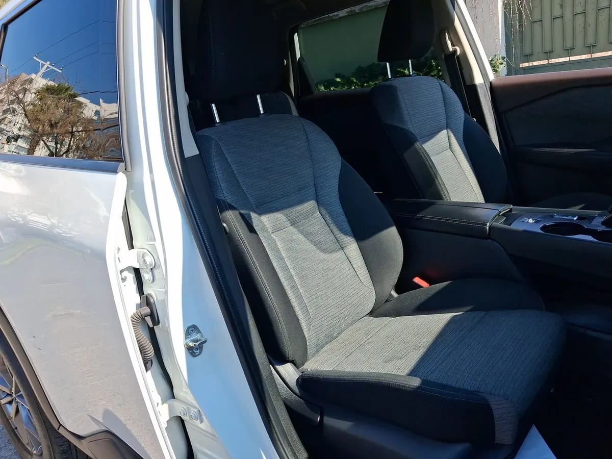 Nissan X-Trail 2.5 Sense 4x2 2row Cvt At 5p año 2023