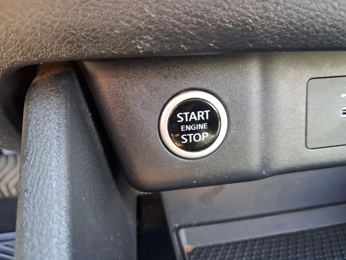 Nissan X-Trail 2.5 Sense 4x2 2row Cvt At 5p año 2023