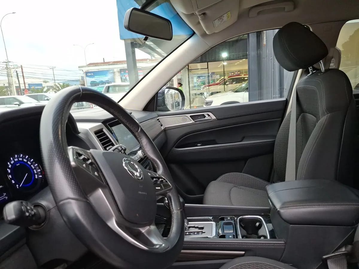 Ssangyong Rexton 2.2 Yrx201 Diesel Fl 4x2 At 5p año 2020