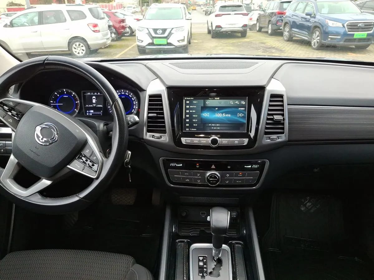 Ssangyong Rexton 2.2 Yrx201 Diesel Fl 4x2 At 5p año 2020