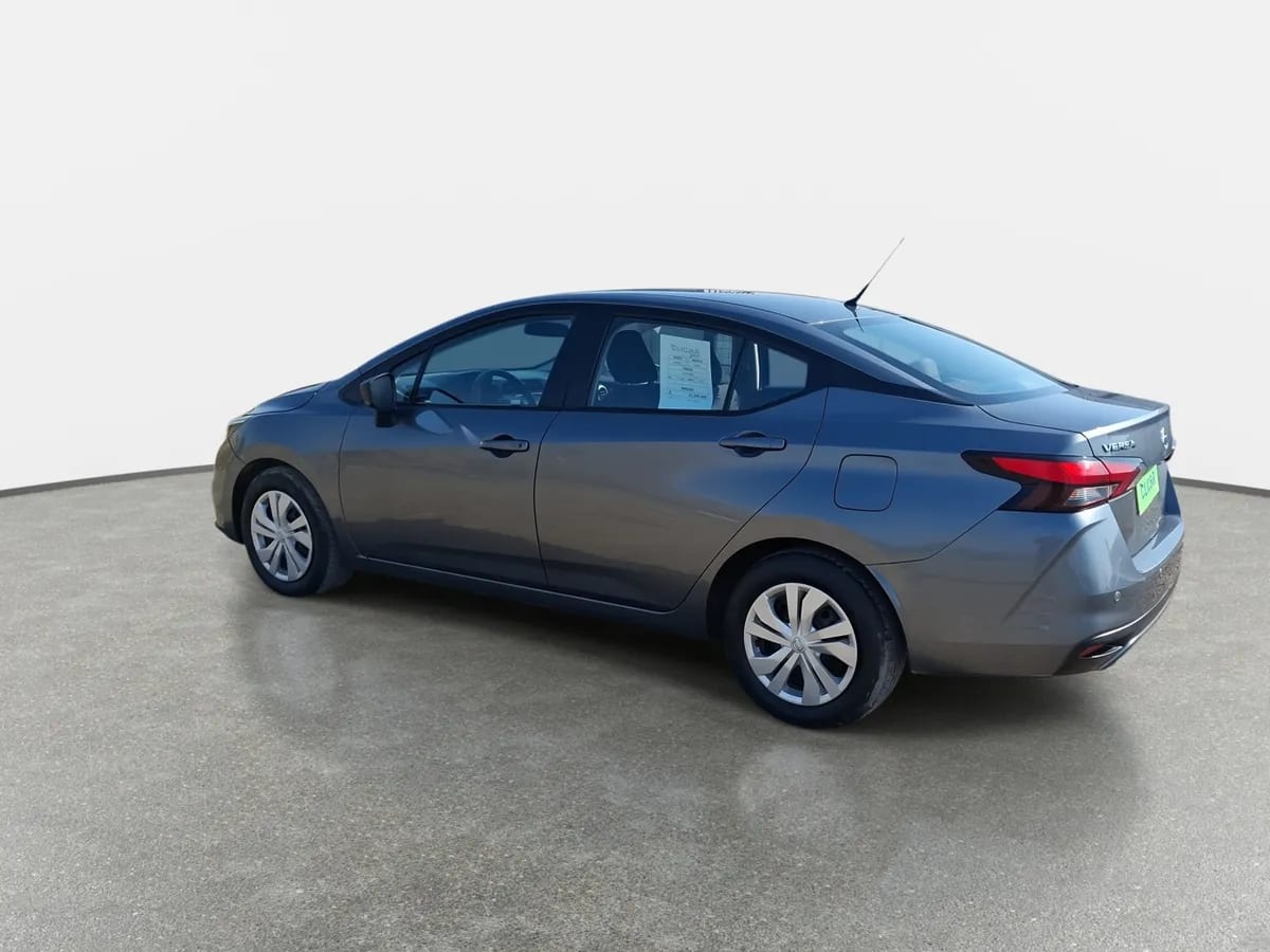 Nissan Versa 1.6 Sense 4x2 Radio Touch Mt 4p año 2023