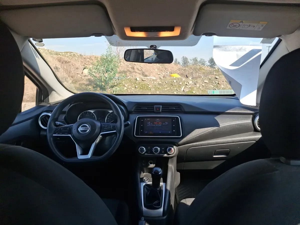 Nissan Versa 1.6 Sense 4x2 Radio Touch Mt 4p año 2023