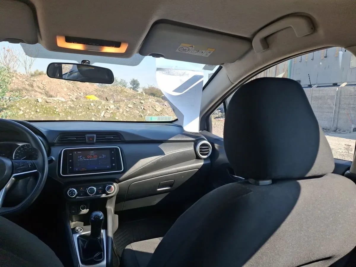 Nissan Versa 1.6 Sense 4x2 Radio Touch Mt 4p año 2023
