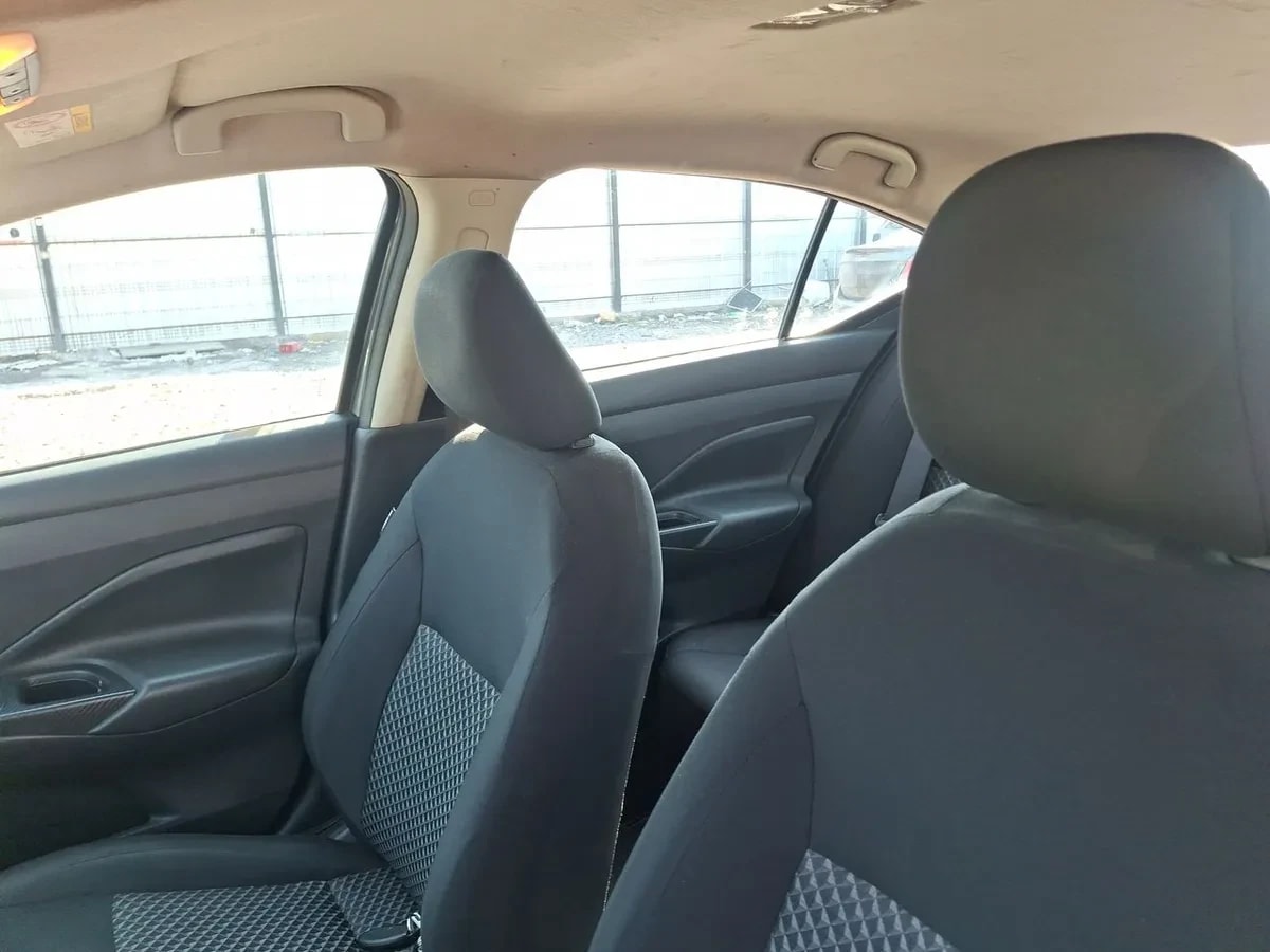 Nissan Versa 1.6 Sense 4x2 Radio Touch Mt 4p año 2023