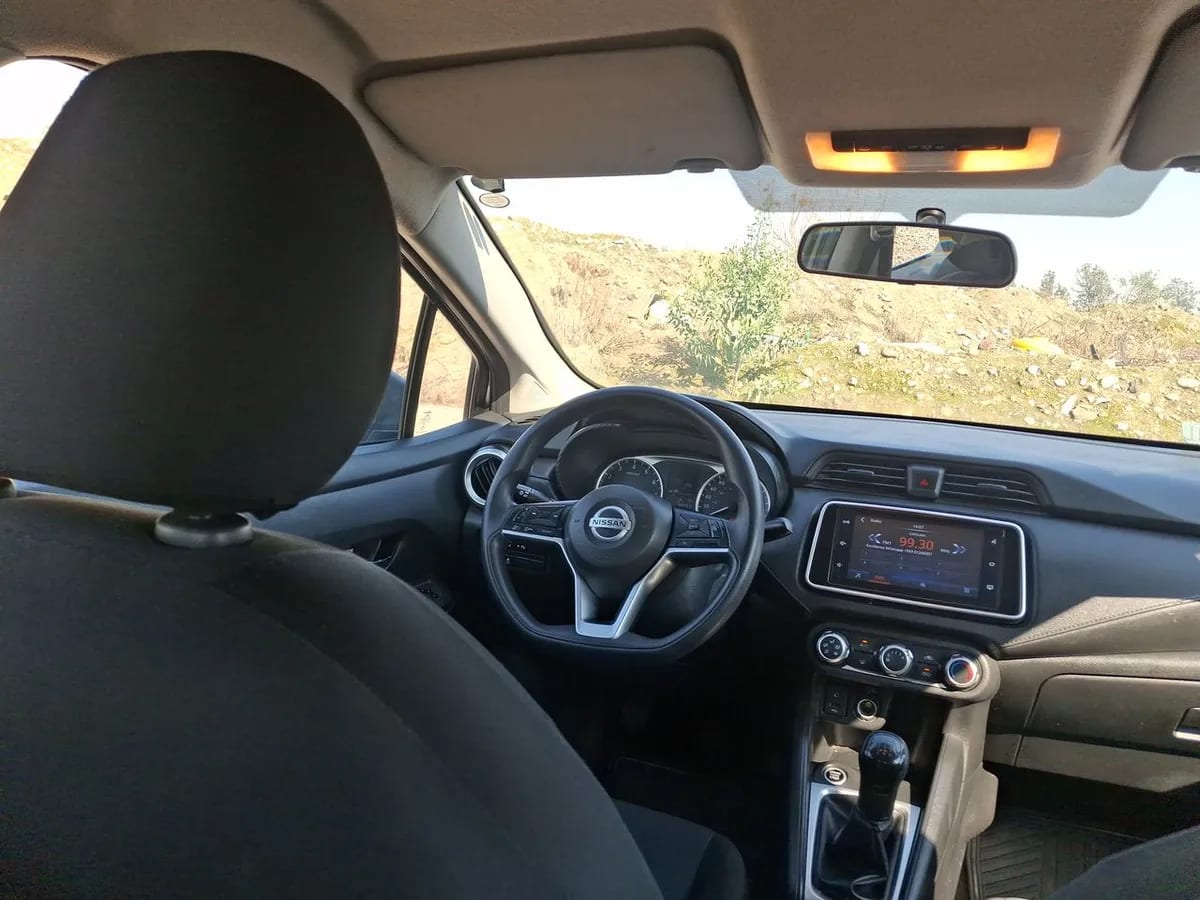 Nissan Versa 1.6 Sense 4x2 Radio Touch Mt 4p año 2023