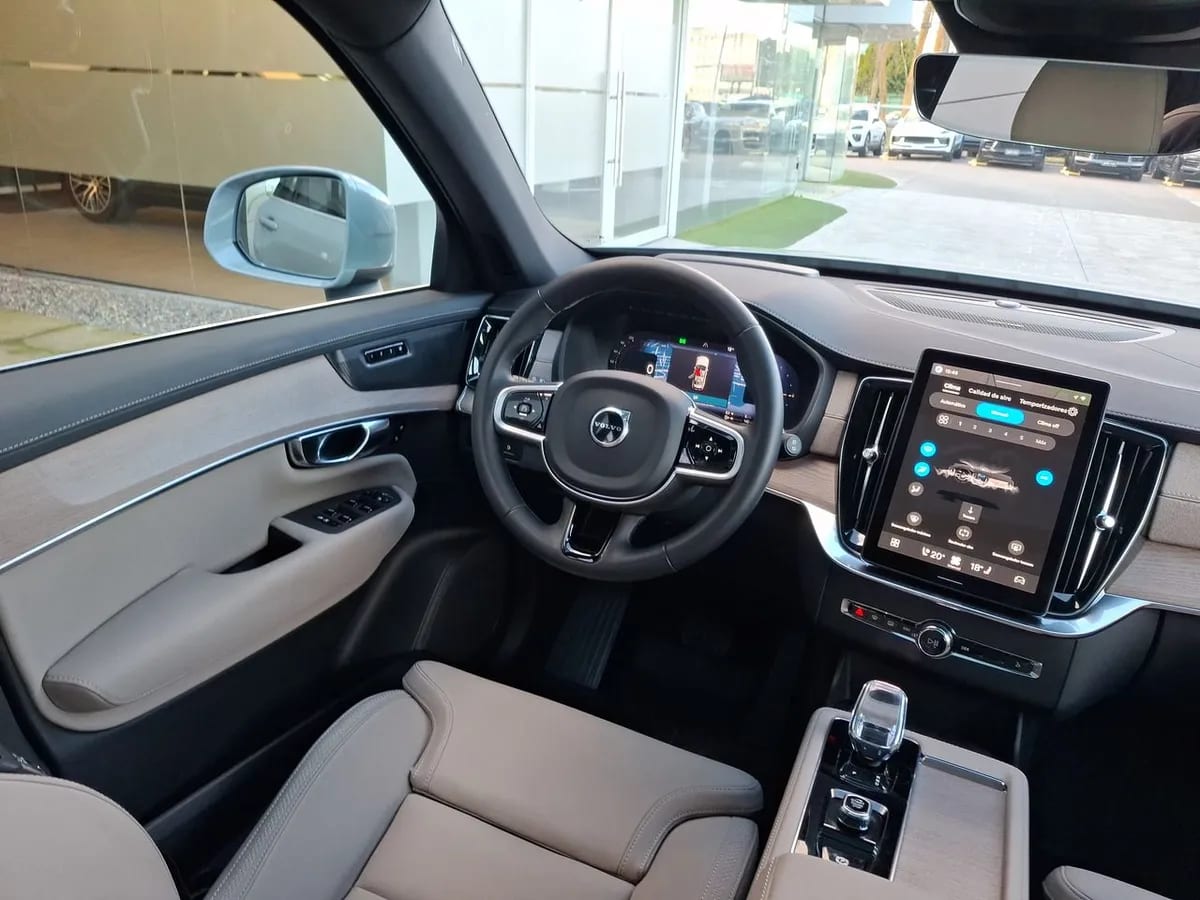 Volvo Xc90 2.0 T8 Plus Hibrido Awd At 5p año 2026