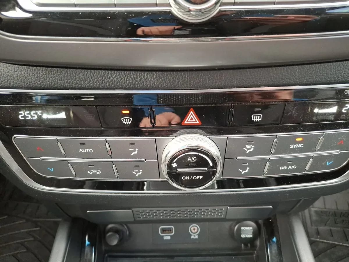 Ssangyong Rexton 2.2 Yrx201 Diesel Fl 4x2 At 5p año 2020