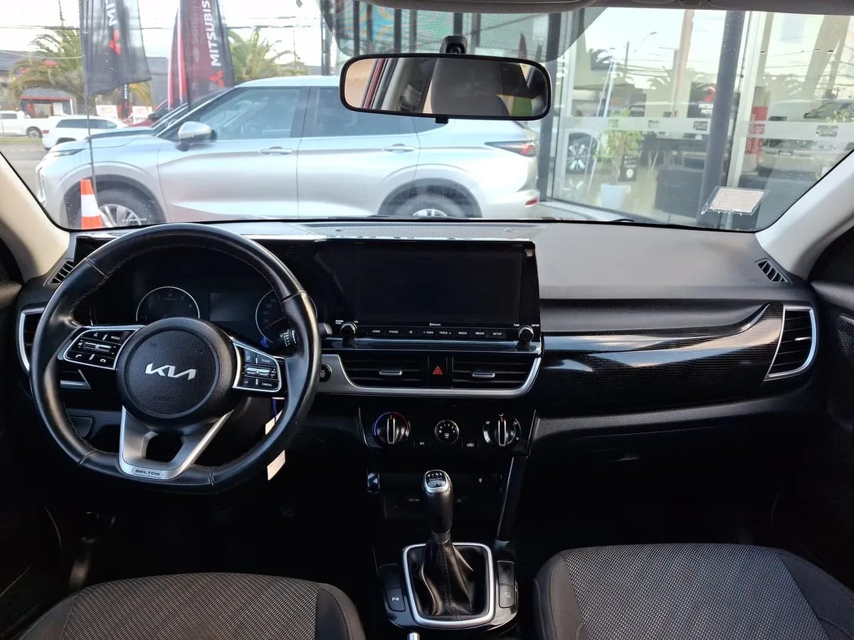 Kia Seltos 1.6 Ex 4x2 6mt 5p año 2022