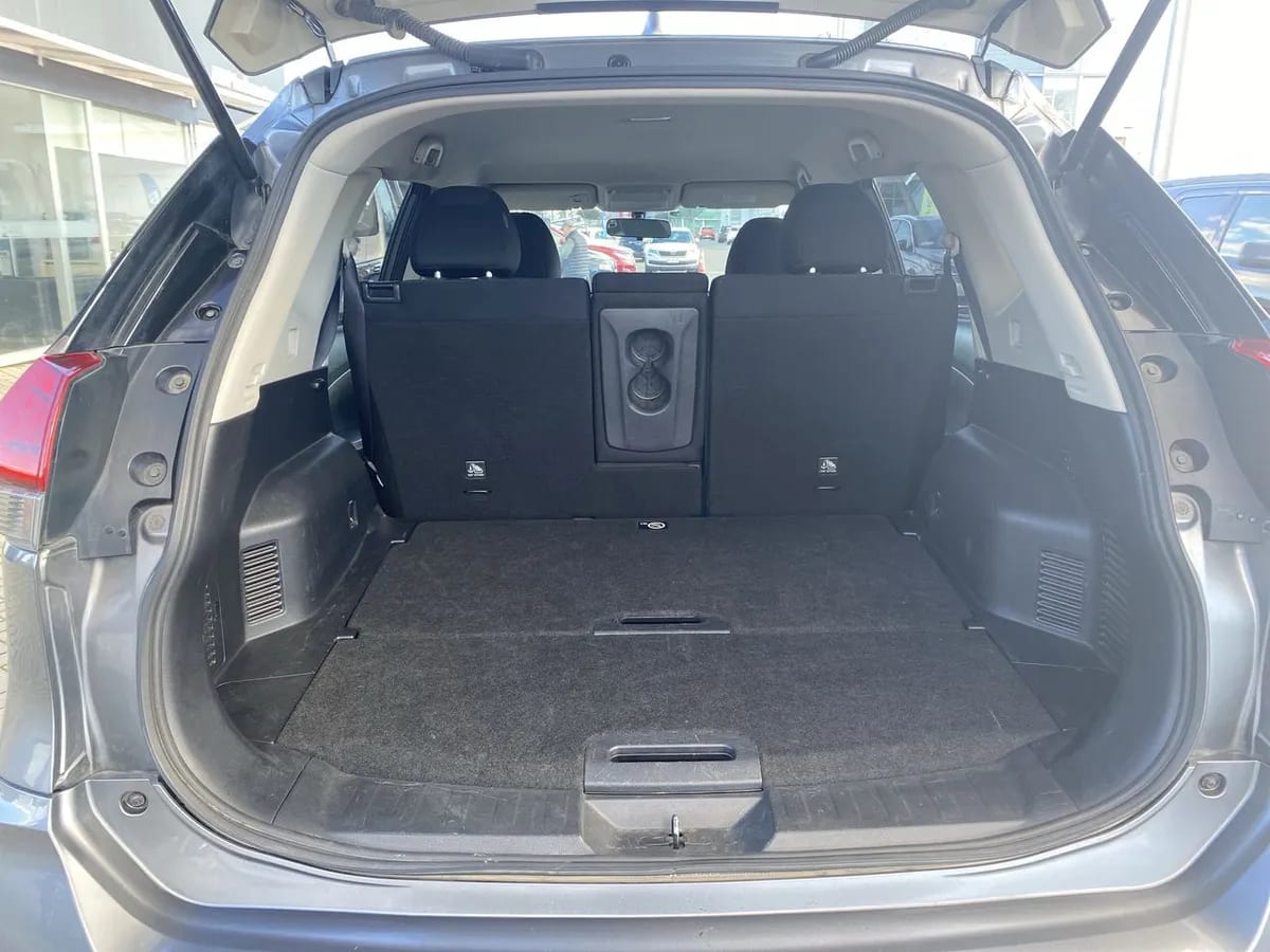 Nissan X-Trail 2.5 Sense 4x2 2row Cvt At 5p año 2023
