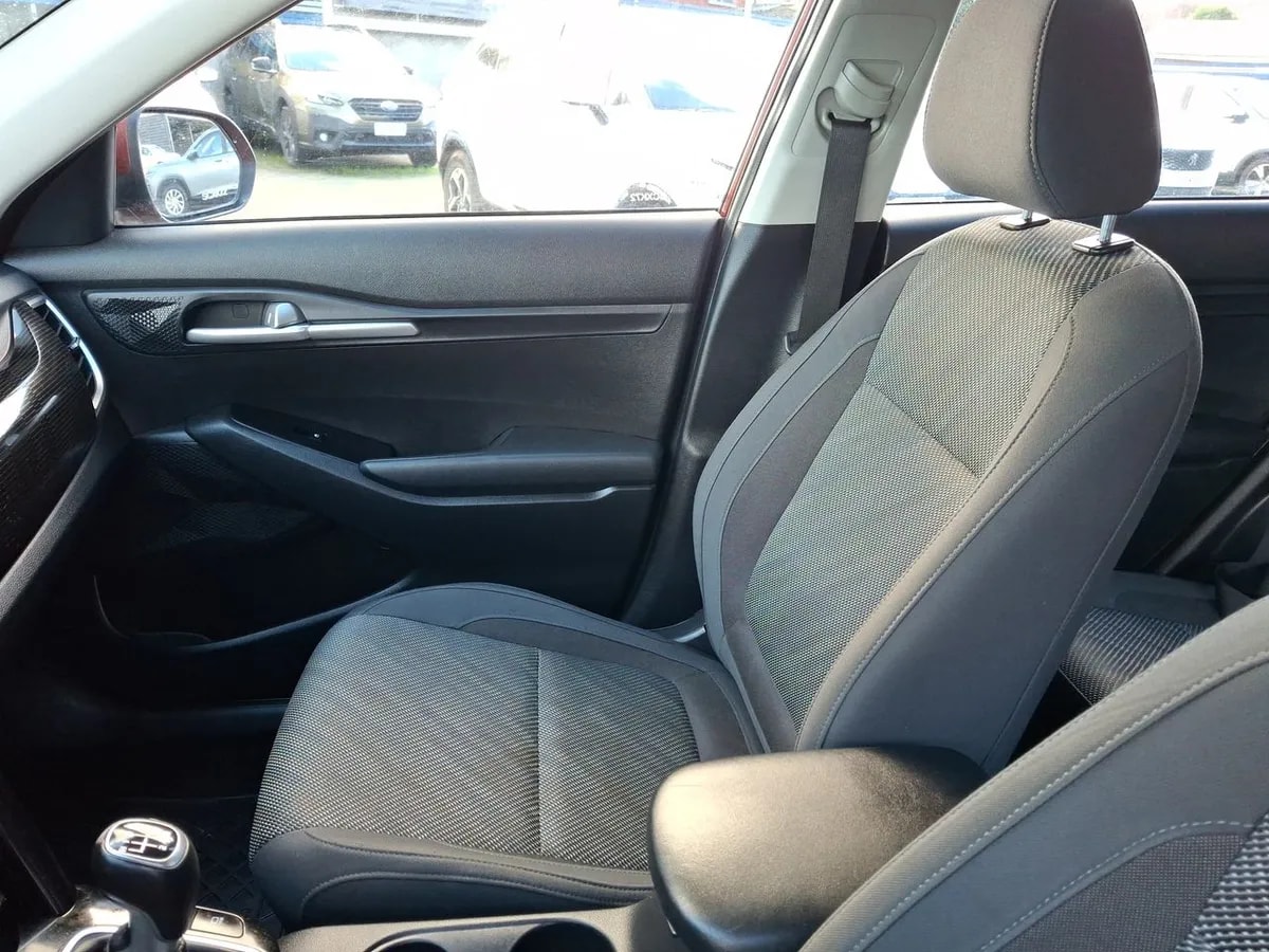 Kia Seltos 1.6 Ex 4x2 6mt 5p año 2022