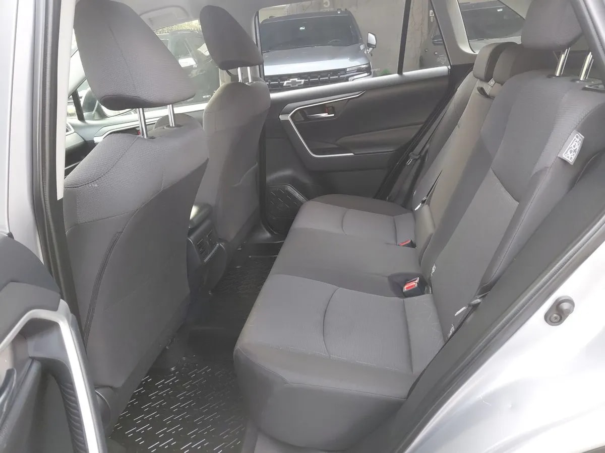 Toyota Rav 4 2.0 Xle 4x2 Cvt At 5p año 2025