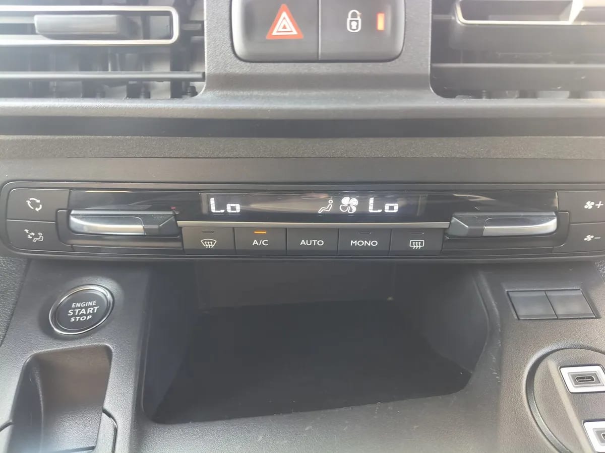 Peugeot Rifter 1.2 Mca Allure Puretech 130 4x2 Eat8 5p año 2026