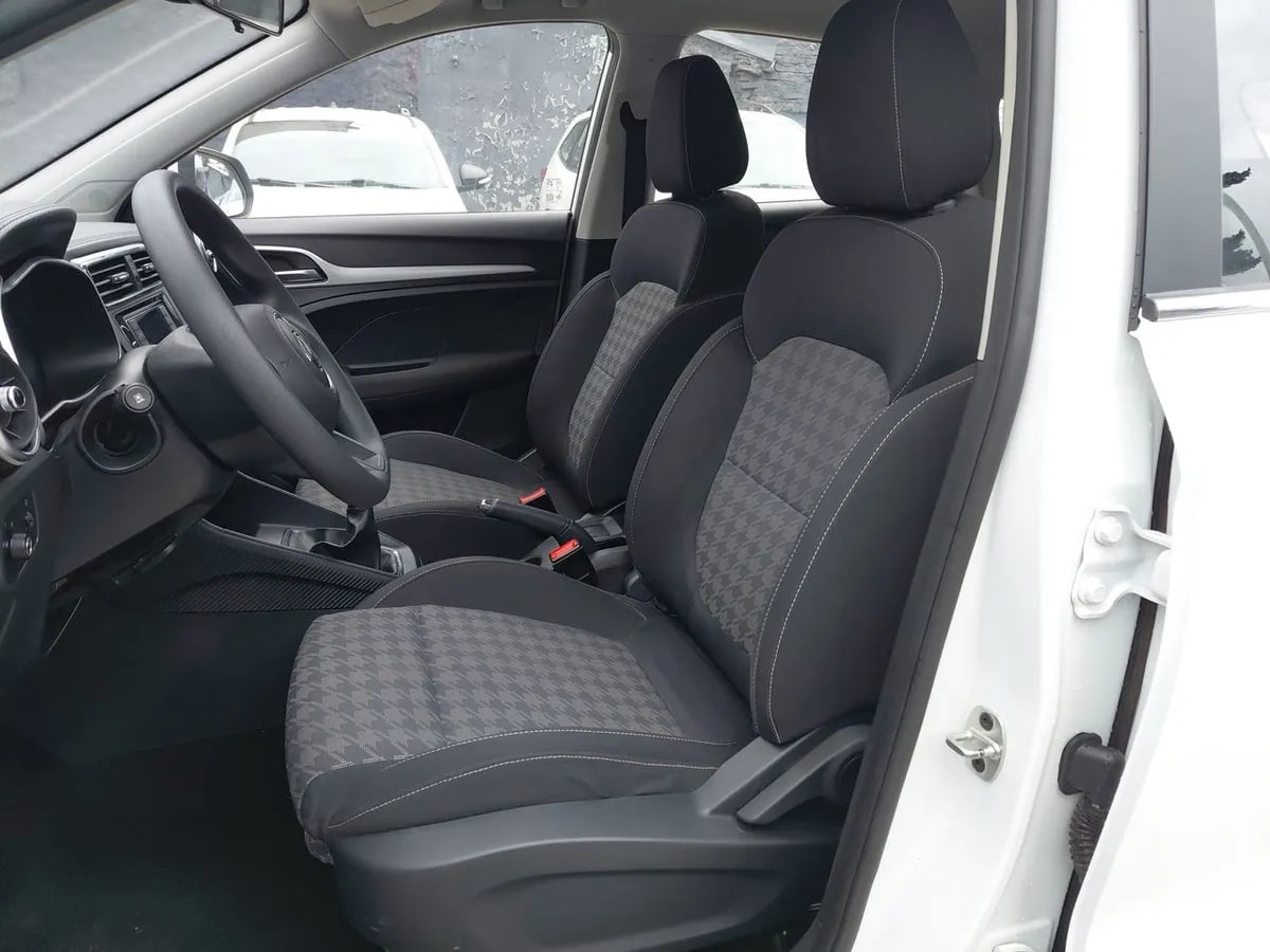 MG Mg Zs 1.5 Std 4x2 Mt 5p año 2024