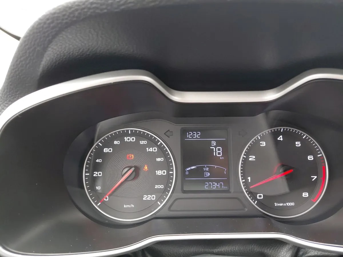 MG Mg Zs 1.5 Std 4x2 Mt 5p año 2024