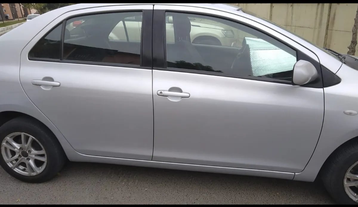 TOYOTA YARIS 1.5 Sedan Gli Mt año 2007