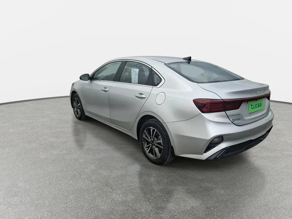 Kia Cerato 1.6 Ex Full 4x2 6at 4p año 2023