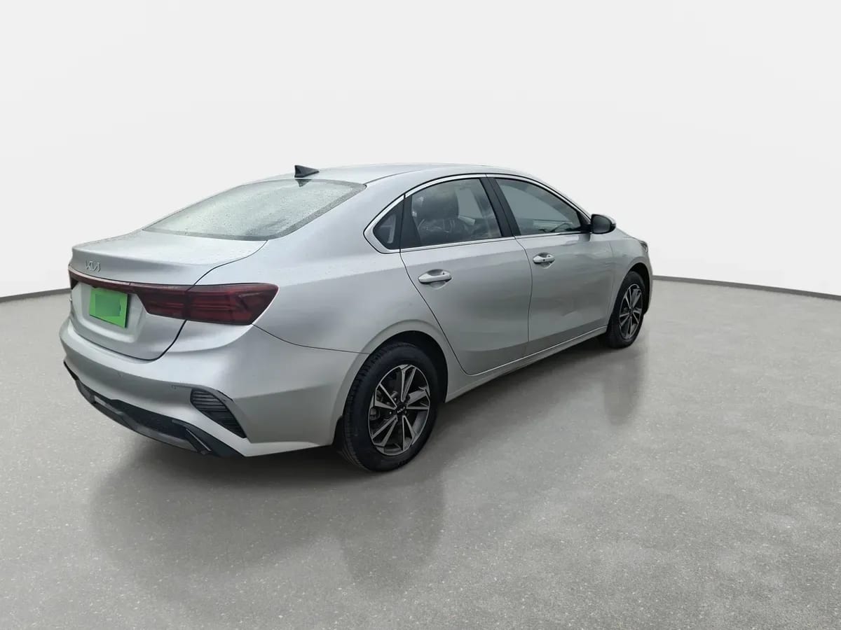 Kia Cerato 1.6 Ex Full 4x2 6at 4p año 2023