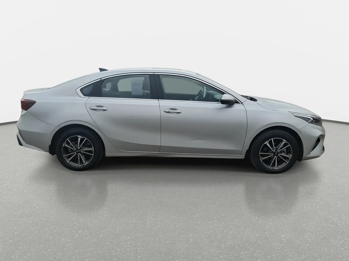 Kia Cerato 1.6 Ex Full 4x2 6at 4p año 2023