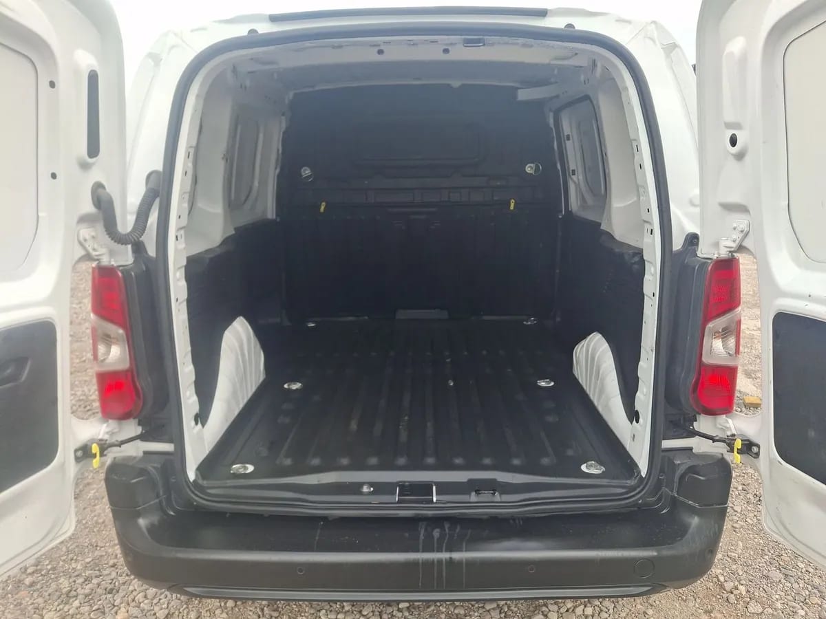 Peugeot Partner 1.5 L1 Hdi Diesel 100hp 4x2 Mt 5p año 2025