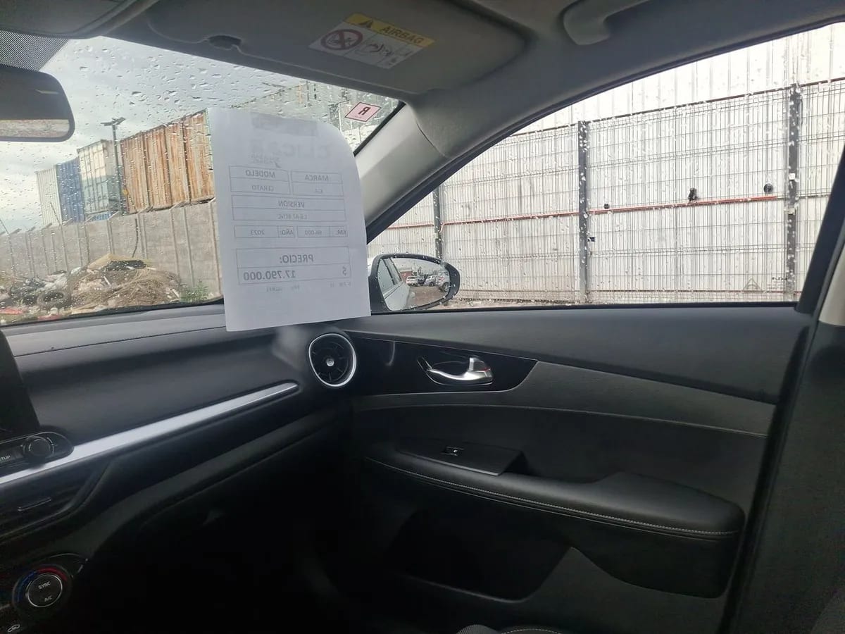 Kia Cerato 1.6 Ex Full 4x2 6at 4p año 2023