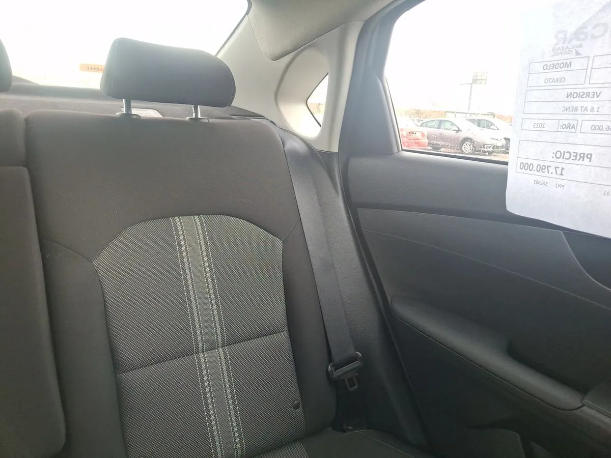 Kia Cerato 1.6 Ex Full 4x2 6at 4p año 2023