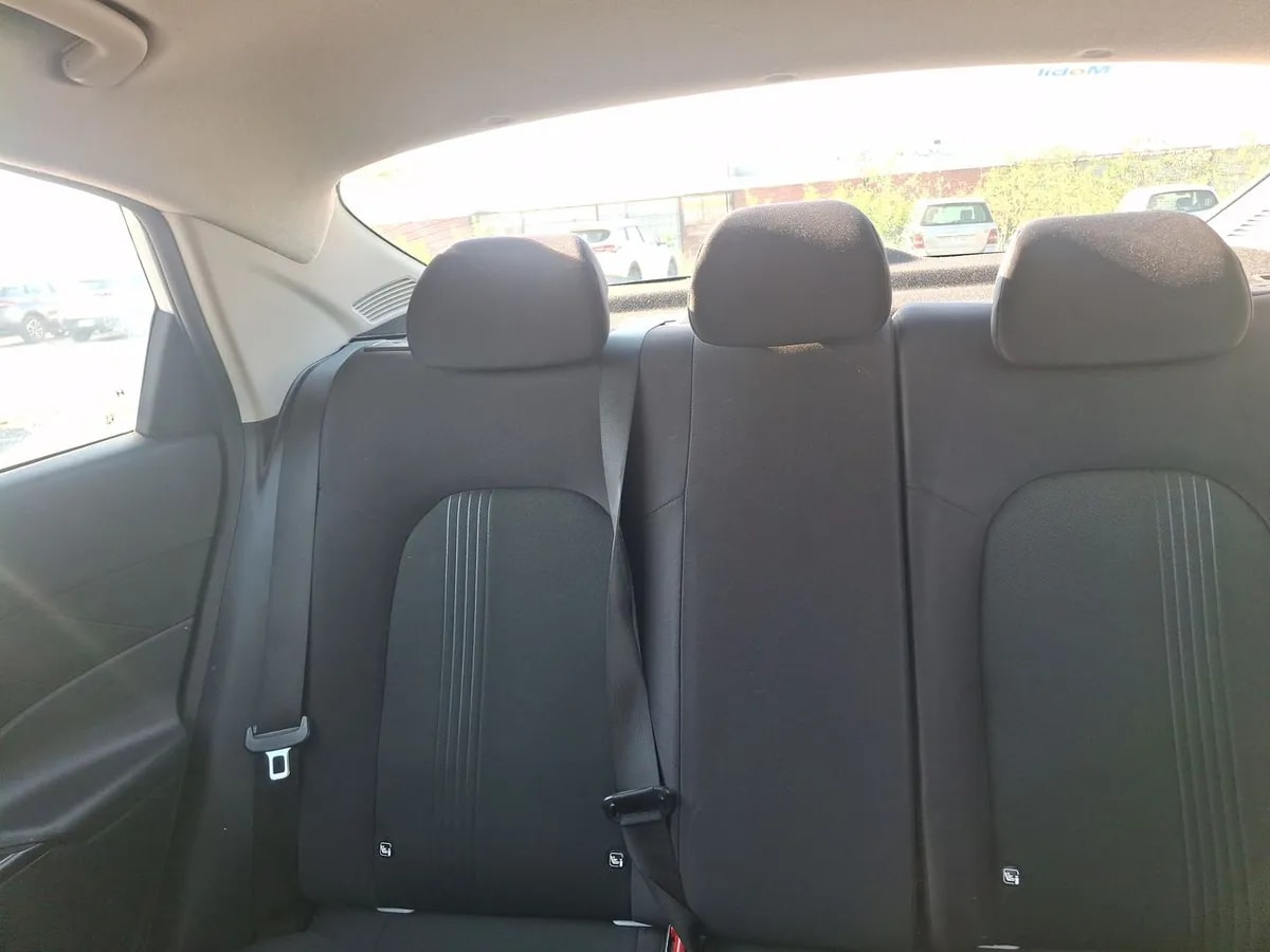 Hyundai Accent 1.5 Plus 4x2 At 4p año 2024