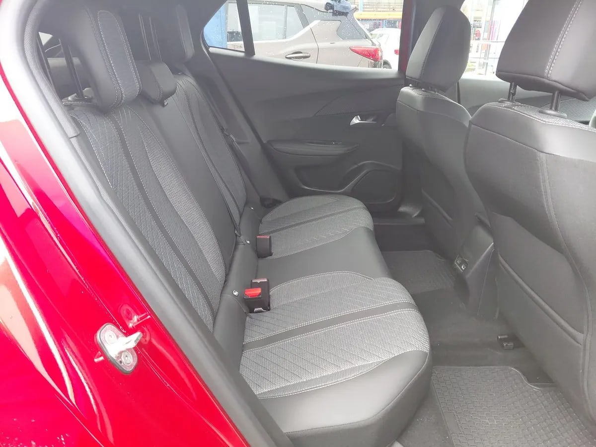 Peugeot 2008 1.2 Mca Allure Mhev 136hp 4x2 At 5p año 2026