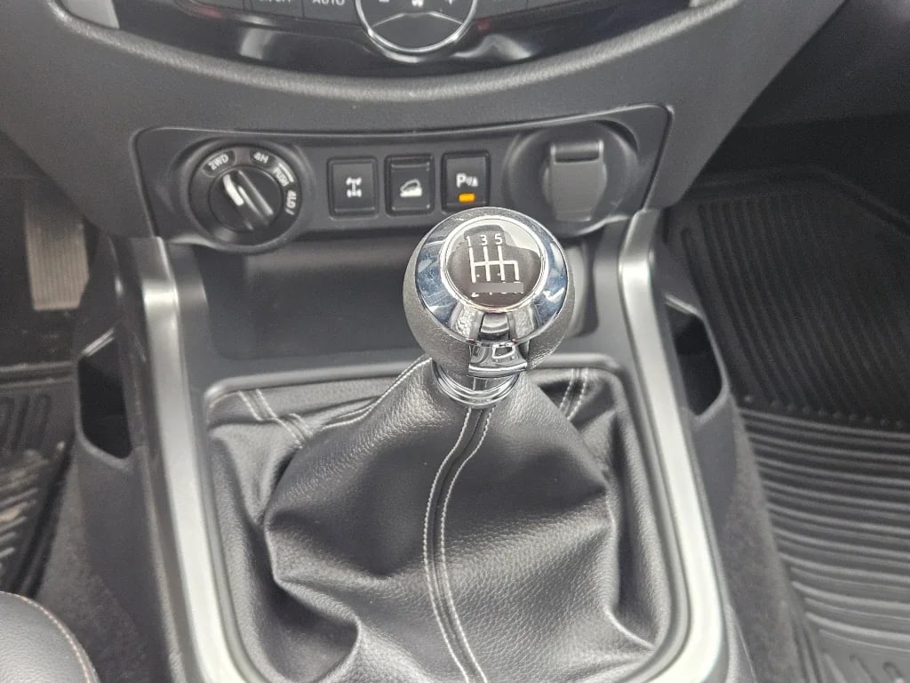 Nissan Navara Dc 4x4 2.3tdi Le año 2023