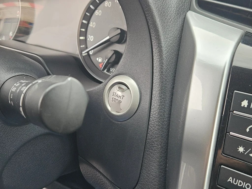 Nissan Navara Dc 4x4 2.3tdi Le año 2023