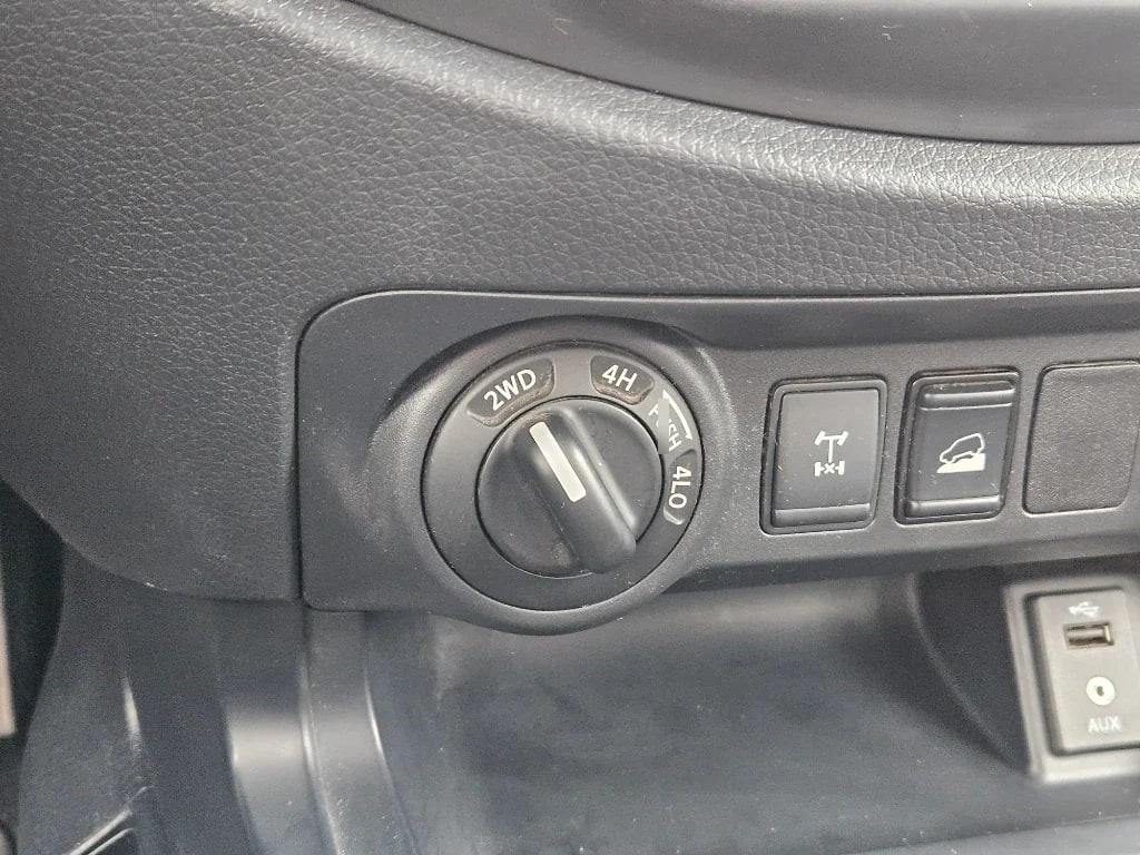Nissan Navara Dc 4x4 2.3 Tdi Se año 2023