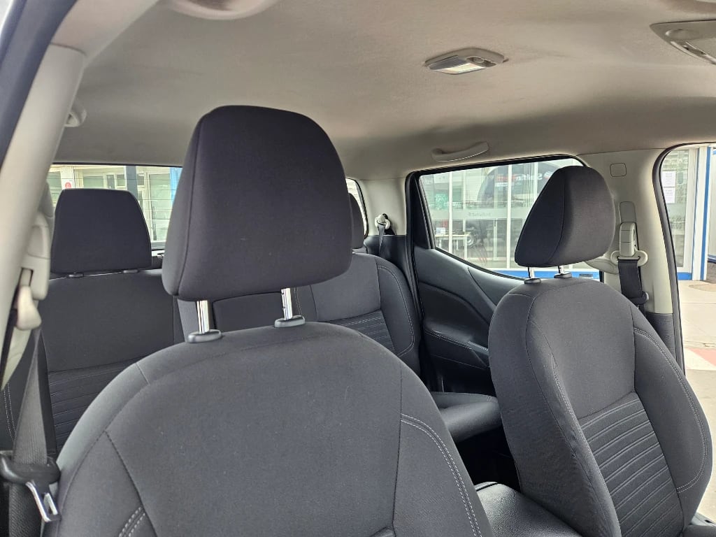 Nissan Navara Dc 4x4 2.3 Tdi Se año 2023