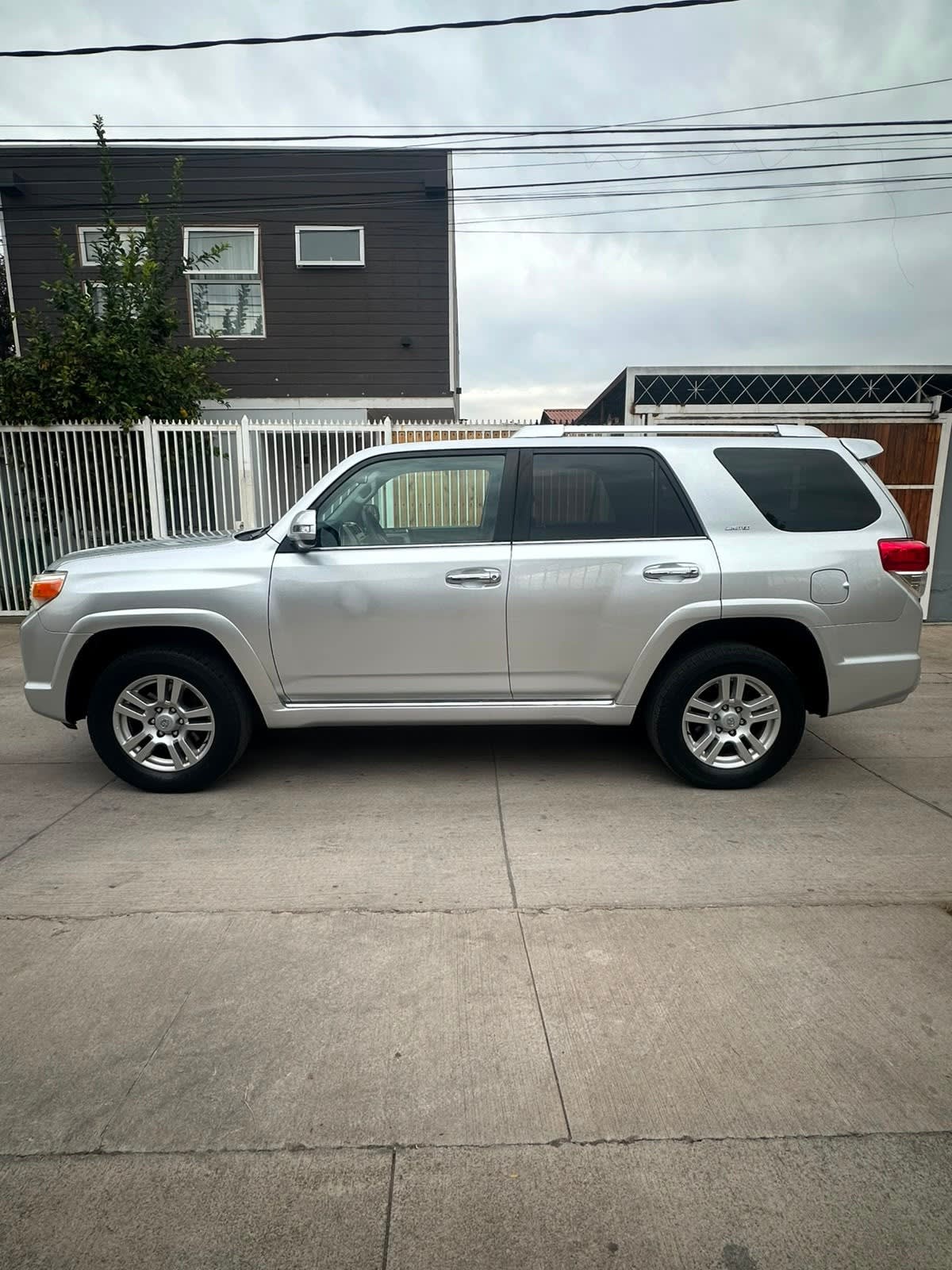 Toyota 4RUNNER 4.0 Limited At 4x2 año 2013