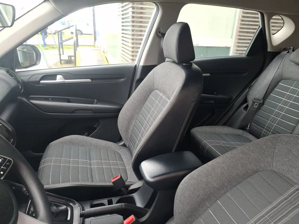 Kia Sonet 1.5 Ex 4x2 Ivt Ri At 5p año 2025