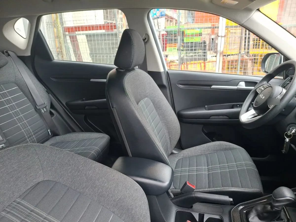 Kia Sonet 1.5 Ex 4x2 Ivt Ri At 5p año 2025